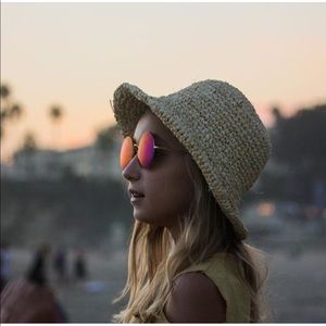 Meet your Posher, Avery